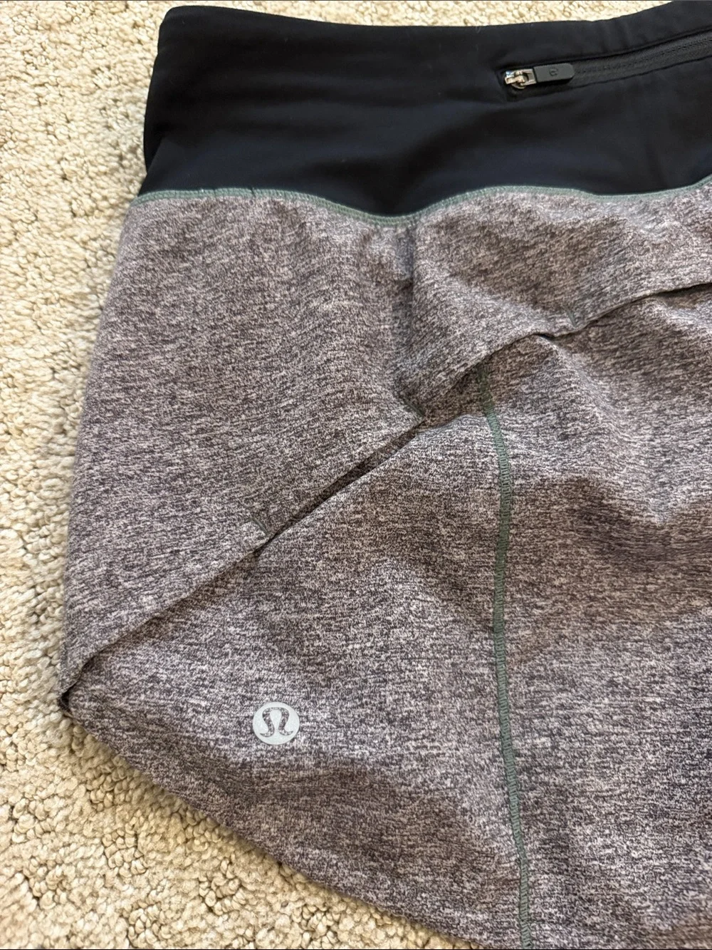 Lululemon Black Waistband Gray Heather Run Speed Shorts Size 6 Workout Athletic